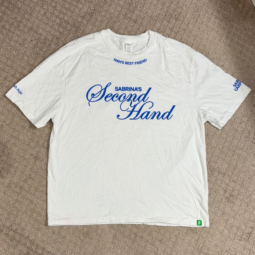 Sabrina Carpenter White T-Shirt!